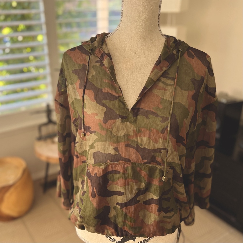 Michael Michael Kors 100% Silk Printed Blouse, SizeS, Green, Excellent Condition